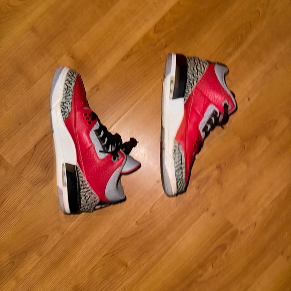 Jordan Red Cement 3 - Picture 2 of 6